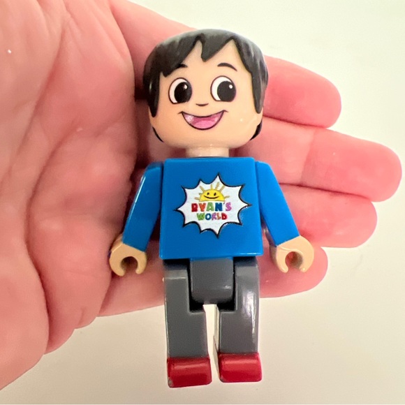 Ryans World Toy Figures LOT OF 4 Ryan’s Characters 3" - Picture 5 of 7
